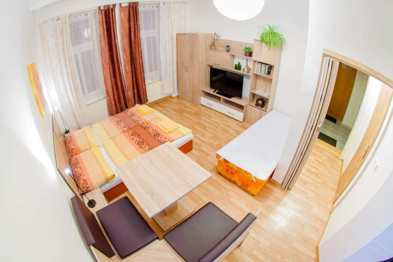 Apartmany - Penzion Smetanka Ceske Budejovice Ngoại thất bức ảnh