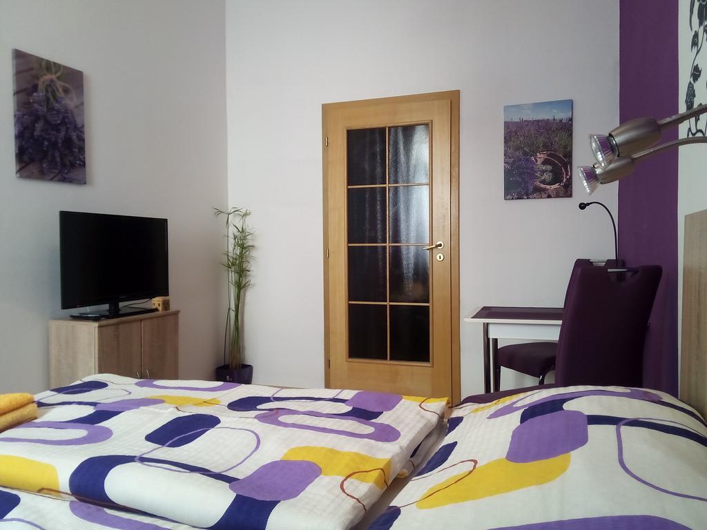 Apartmany - Penzion Smetanka Ceske Budejovice Phòng bức ảnh