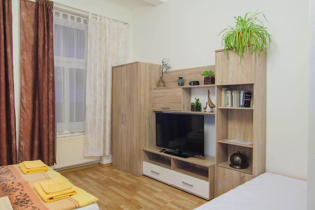 Apartmany - Penzion Smetanka Ceske Budejovice Ngoại thất bức ảnh