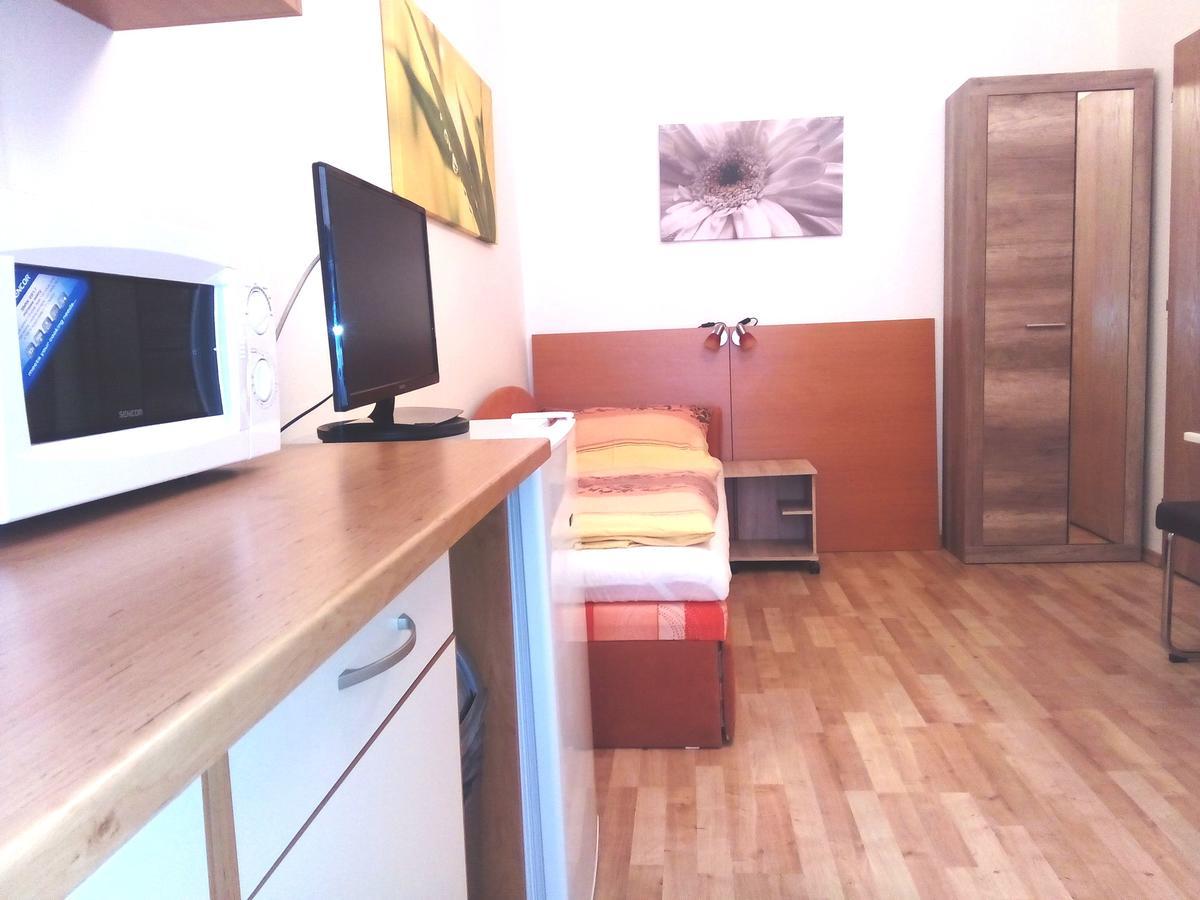 Apartmany - Penzion Smetanka Ceske Budejovice Ngoại thất bức ảnh